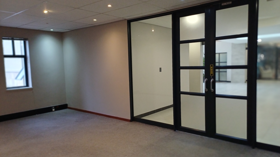 To Let Commercial Property for Rent in Wierda Valley Gauteng