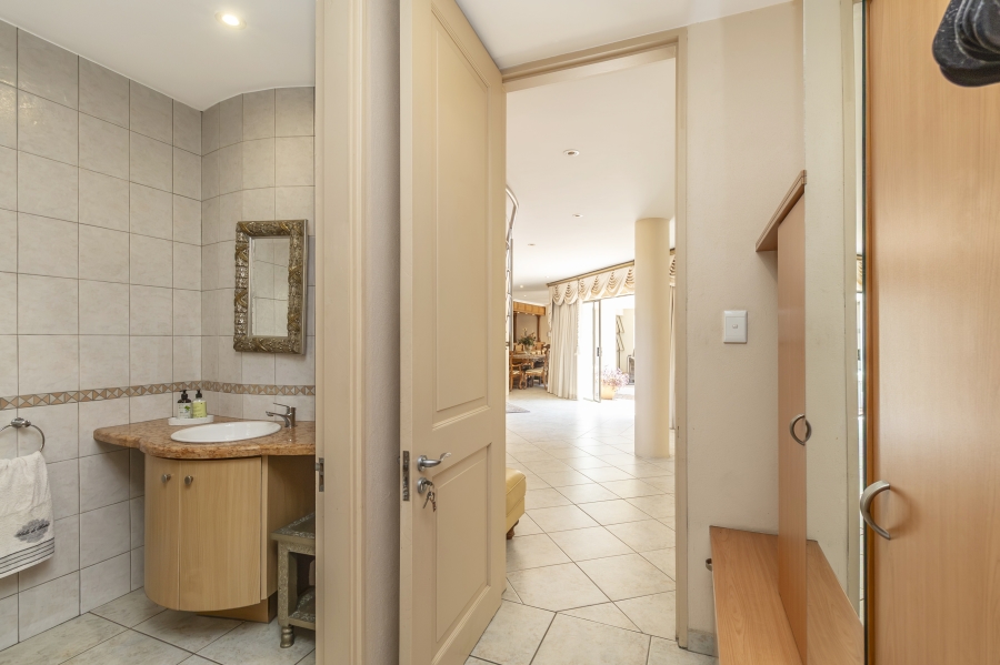6 Bedroom Property for Sale in River Club Gauteng