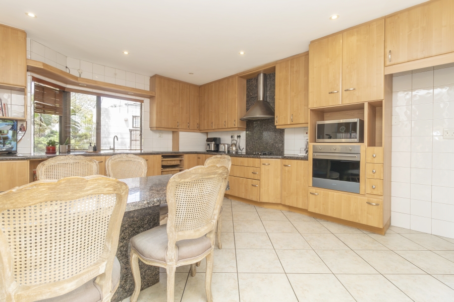 6 Bedroom Property for Sale in River Club Gauteng