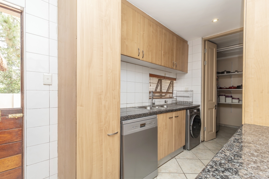 6 Bedroom Property for Sale in River Club Gauteng