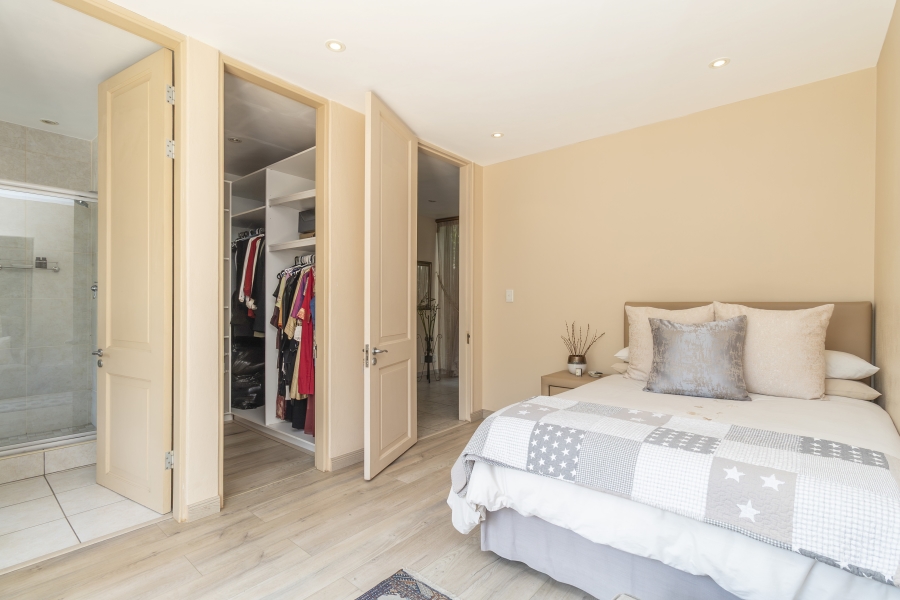 6 Bedroom Property for Sale in River Club Gauteng