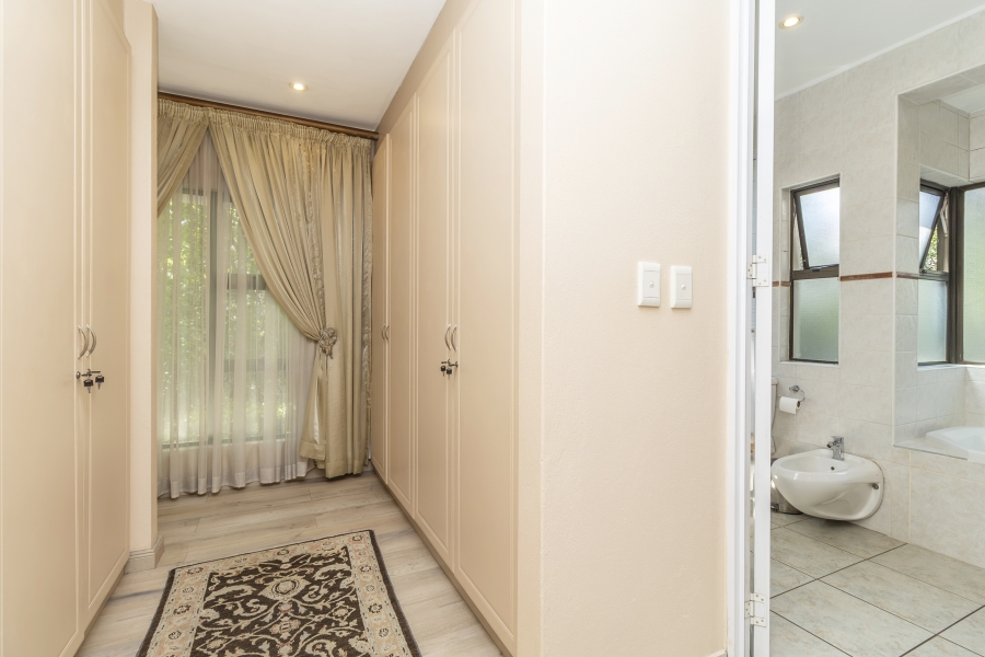 6 Bedroom Property for Sale in River Club Gauteng