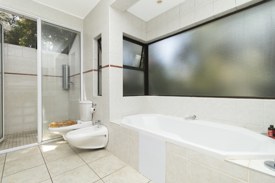 6 Bedroom Property for Sale in River Club Gauteng