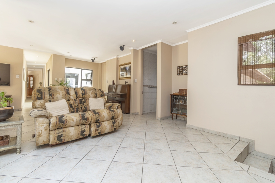 6 Bedroom Property for Sale in River Club Gauteng
