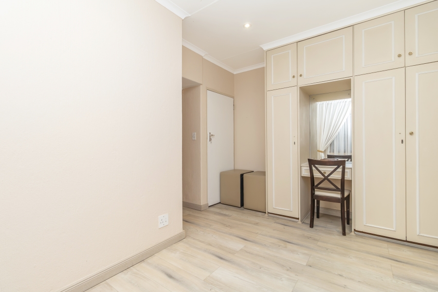 6 Bedroom Property for Sale in River Club Gauteng