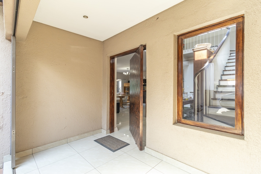 5 Bedroom Property for Sale in Bryanston Gauteng