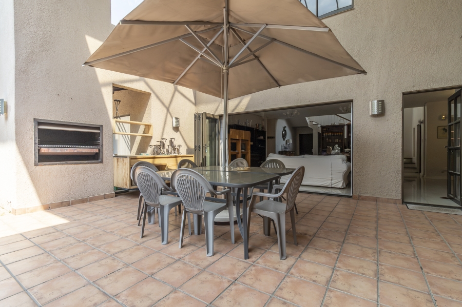 5 Bedroom Property for Sale in Bryanston Gauteng