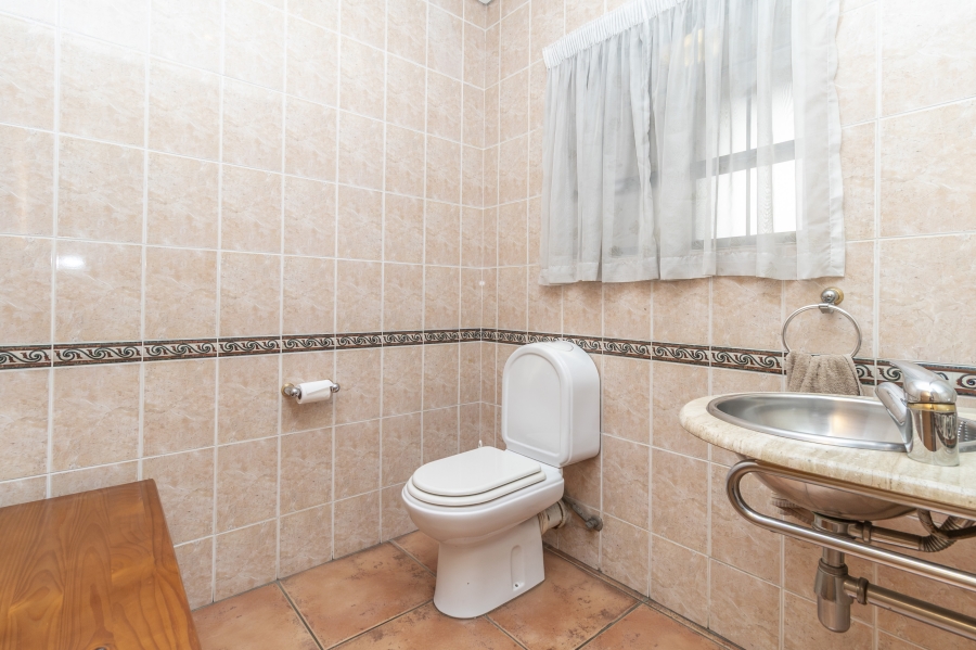 5 Bedroom Property for Sale in Bryanston Gauteng