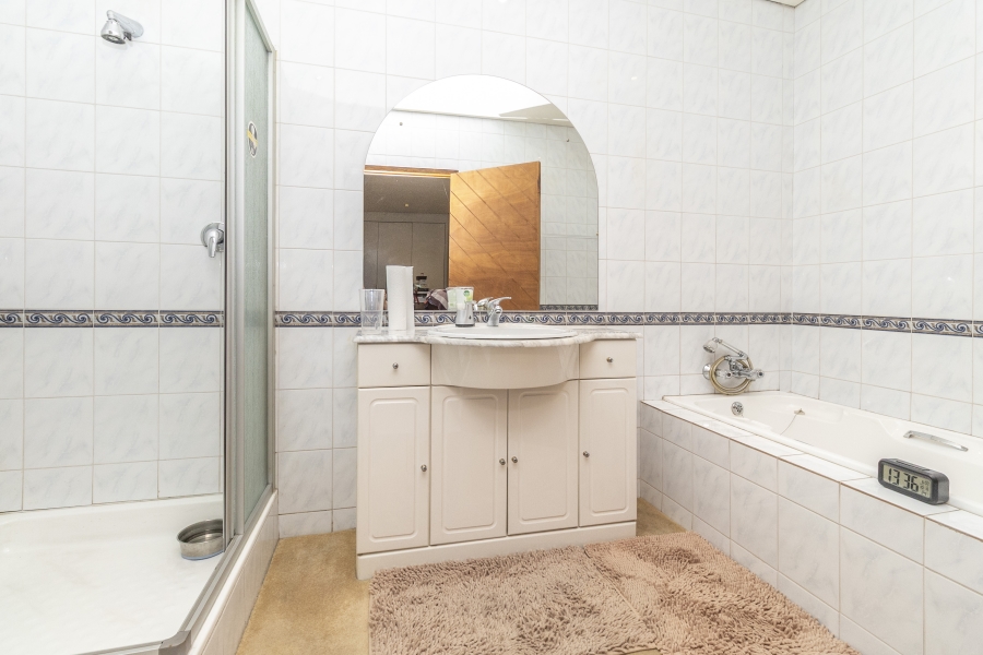 5 Bedroom Property for Sale in Bryanston Gauteng