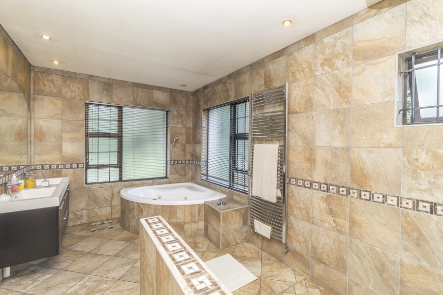 5 Bedroom Property for Sale in Bryanston Gauteng