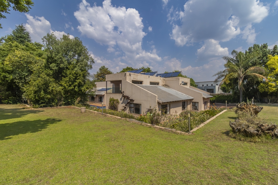 5 Bedroom Property for Sale in Bryanston Gauteng