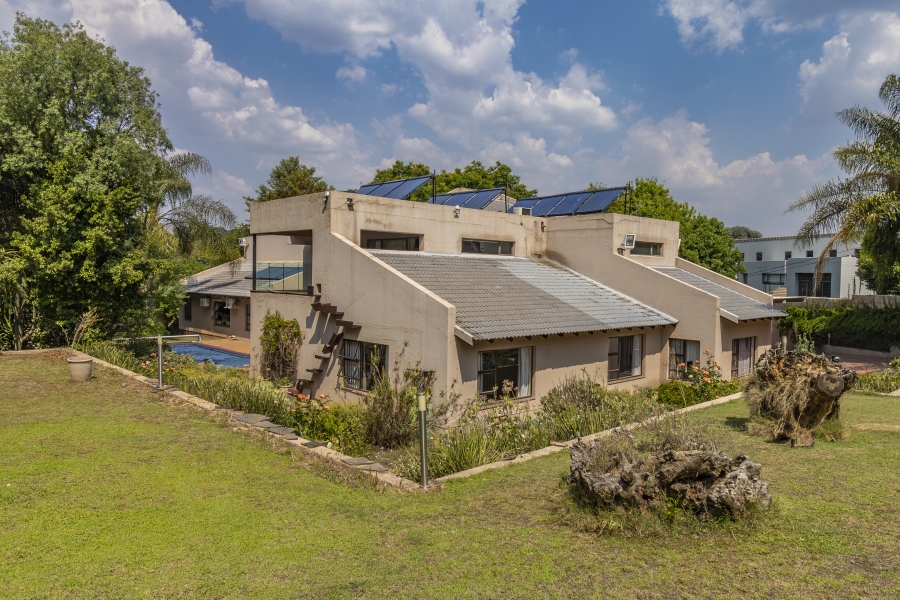 5 Bedroom Property for Sale in Bryanston Gauteng