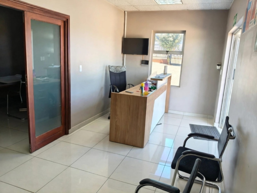 To Let Commercial Property for Rent in Sunderland Ridge Gauteng