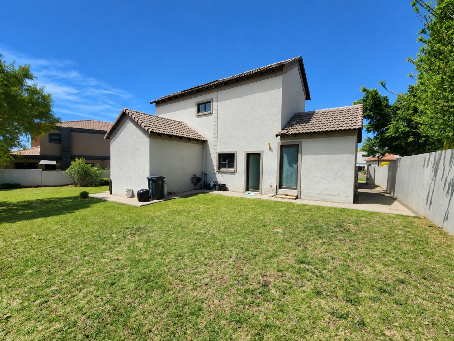3 Bedroom Property for Sale in Blue Valley Golf Estate Gauteng