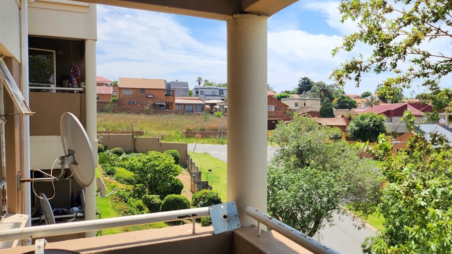 2 Bedroom Property for Sale in Winchester Hills Gauteng