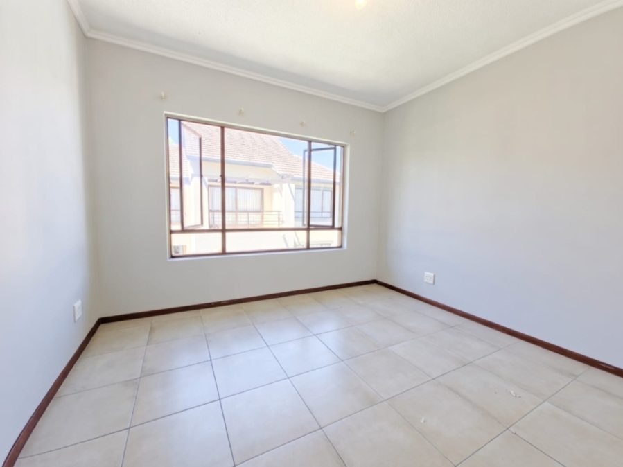To Let 2 Bedroom Property for Rent in Lonehill Gauteng