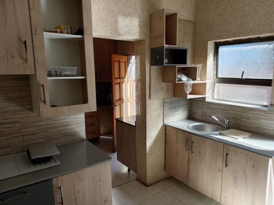 To Let 4 Bedroom Property for Rent in Kempton Park Ext 4 Gauteng