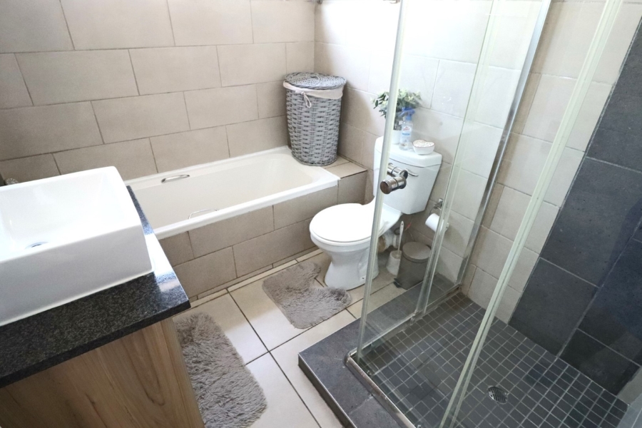 2 Bedroom Property for Sale in Rivonia Gauteng