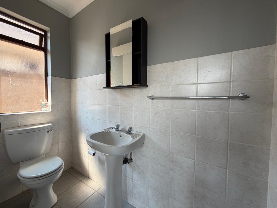 To Let 3 Bedroom Property for Rent in Halfway Gardens Gauteng