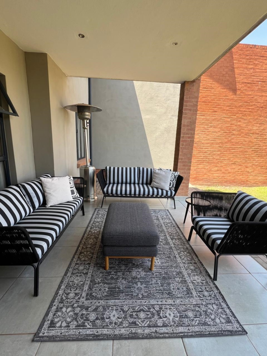 To Let 2 Bedroom Property for Rent in Six Fountains Residential Estate Gauteng