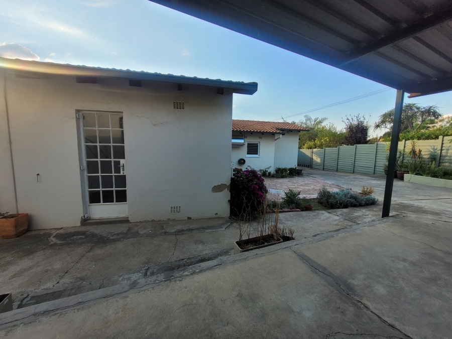 To Let 1 Bedroom Property for Rent in Fourways Gauteng