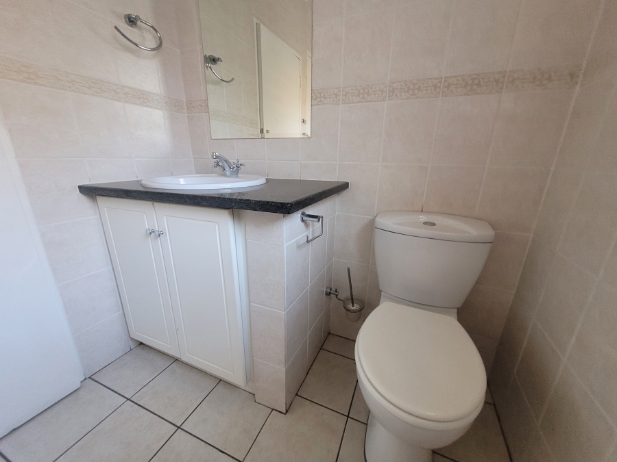 To Let 2 Bedroom Property for Rent in Fourways Gauteng