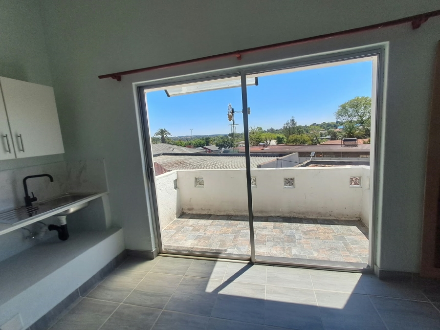 To Let 1 Bedroom Property for Rent in Fontainebleau Gauteng