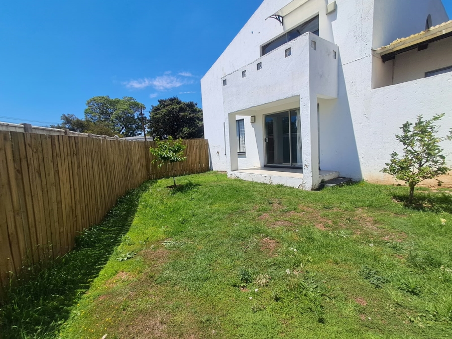 To Let 1 Bedroom Property for Rent in Fontainebleau Gauteng