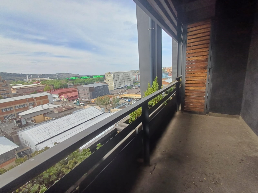 To Let 1 Bedroom Property for Rent in New Doornfontein Gauteng
