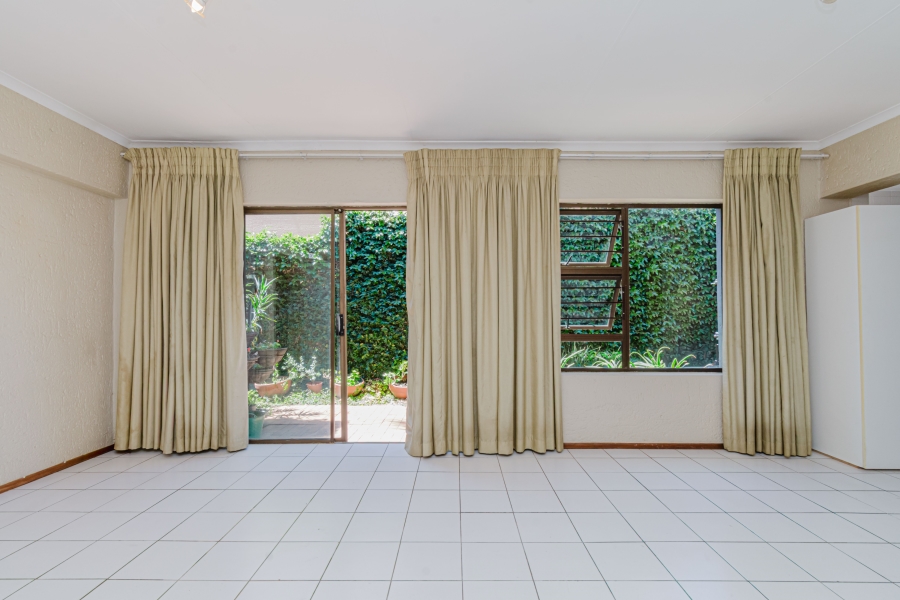 2 Bedroom Property for Sale in Lonehill Gauteng