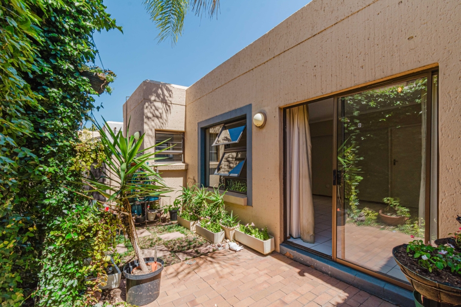 2 Bedroom Property for Sale in Lonehill Gauteng