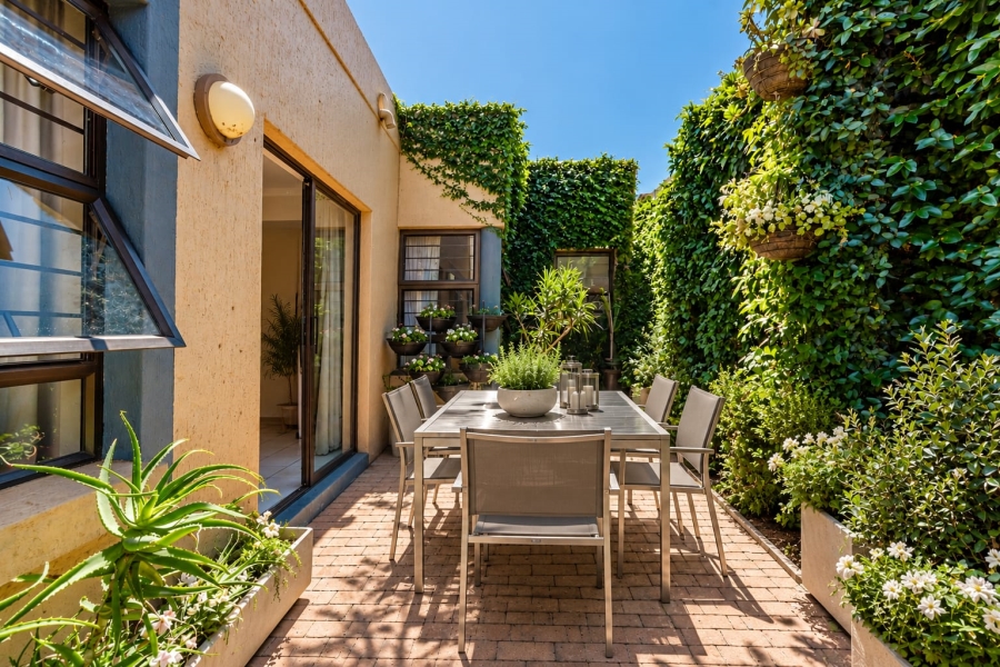 2 Bedroom Property for Sale in Lonehill Gauteng