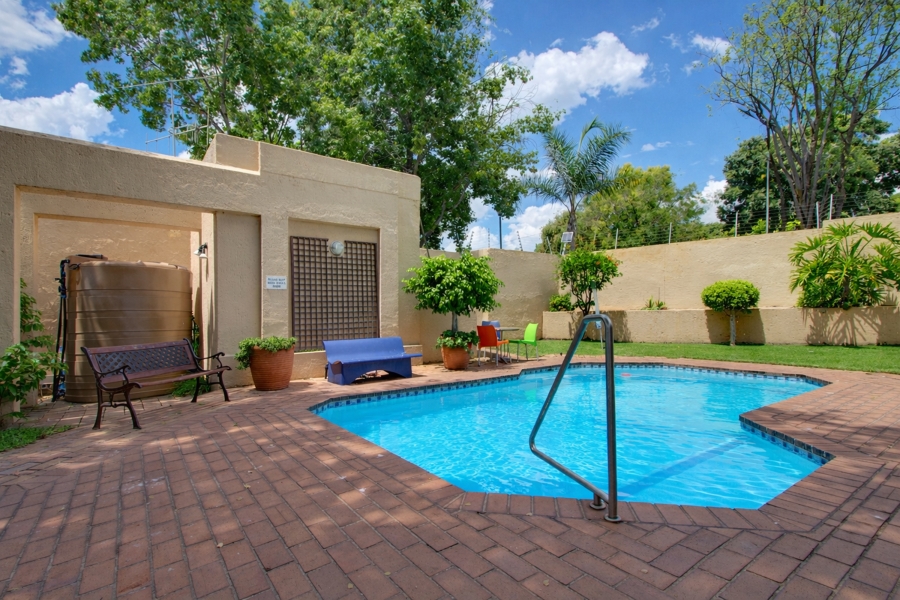 2 Bedroom Property for Sale in Lonehill Gauteng