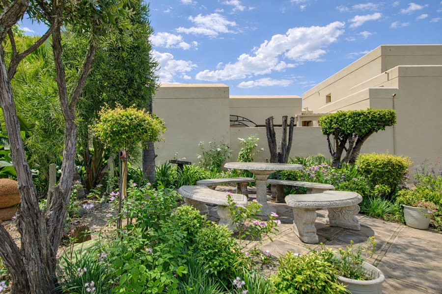 2 Bedroom Property for Sale in Lonehill Gauteng