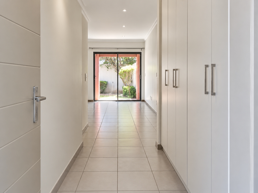 To Let 1 Bedroom Property for Rent in Lonehill Gauteng