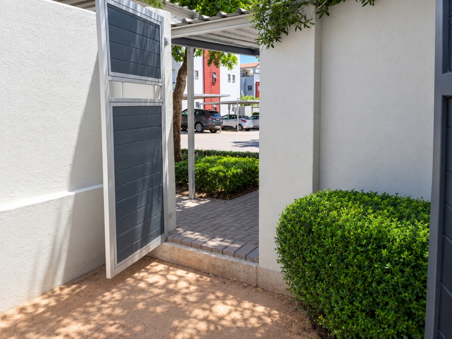 To Let 1 Bedroom Property for Rent in Lonehill Gauteng