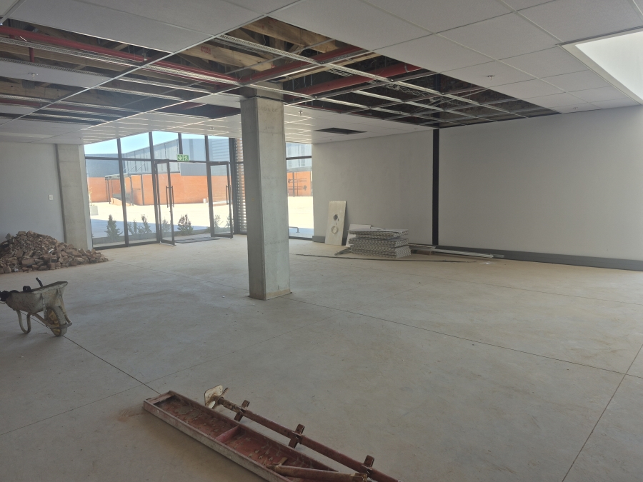 To Let Commercial Property for Rent in Gosforth Park Gauteng