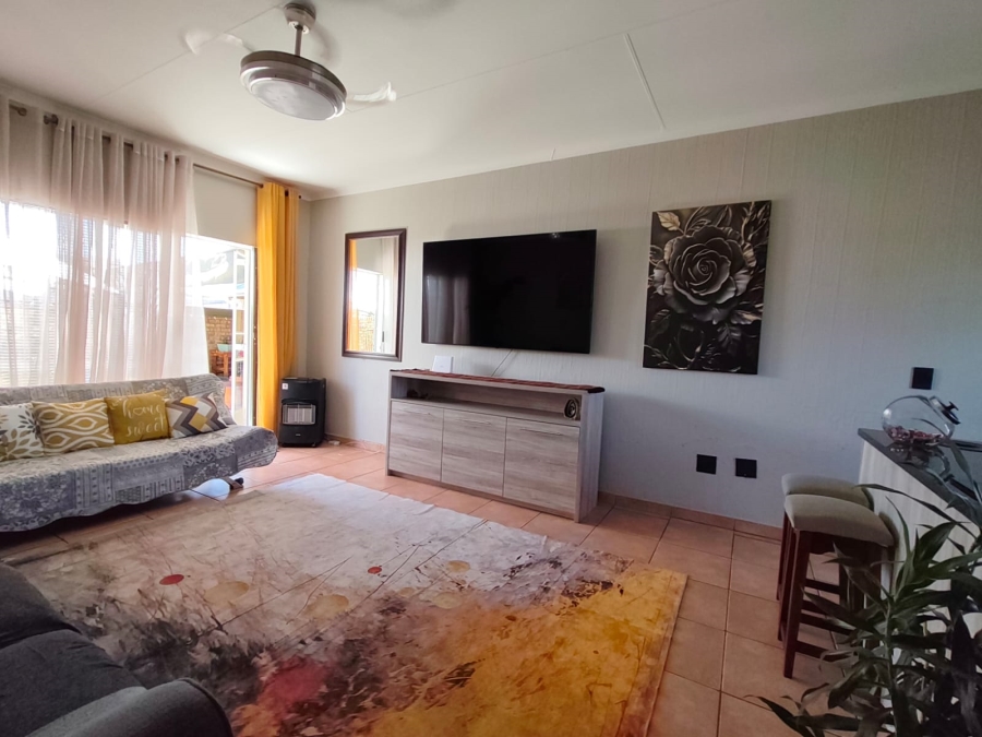 2 Bedroom Property for Sale in Verwoerdpark Gauteng