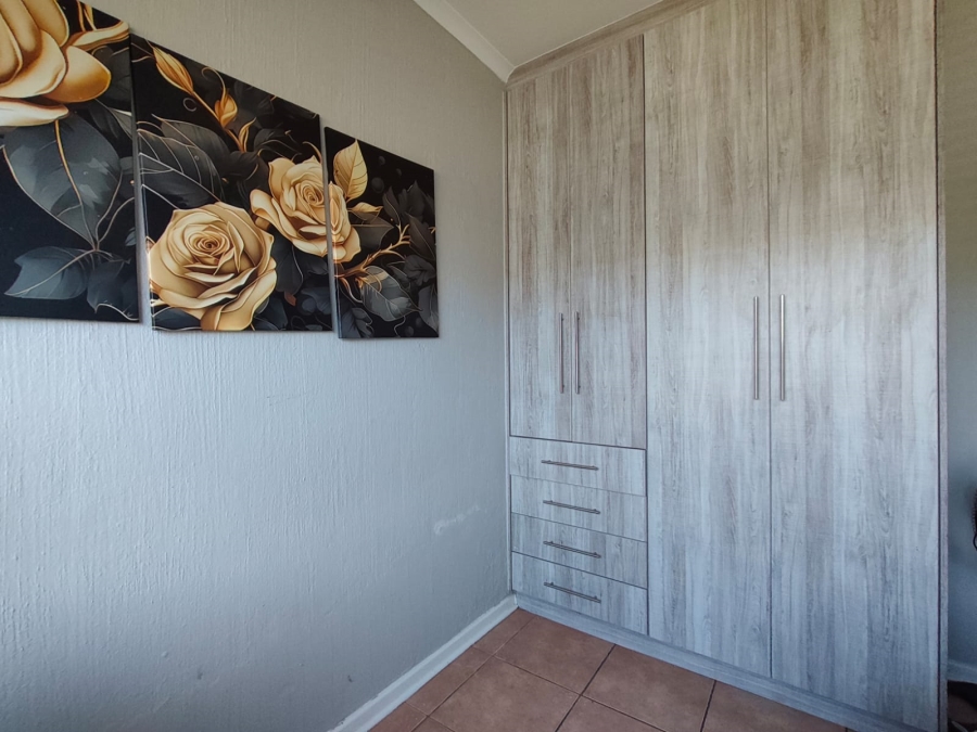 2 Bedroom Property for Sale in Verwoerdpark Gauteng