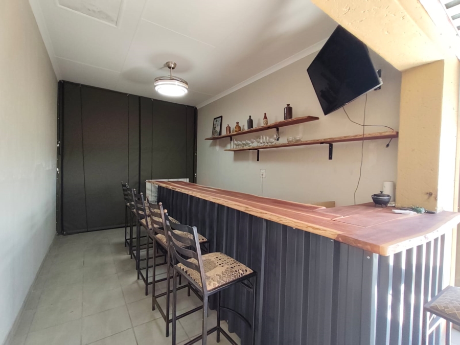 2 Bedroom Property for Sale in Verwoerdpark Gauteng