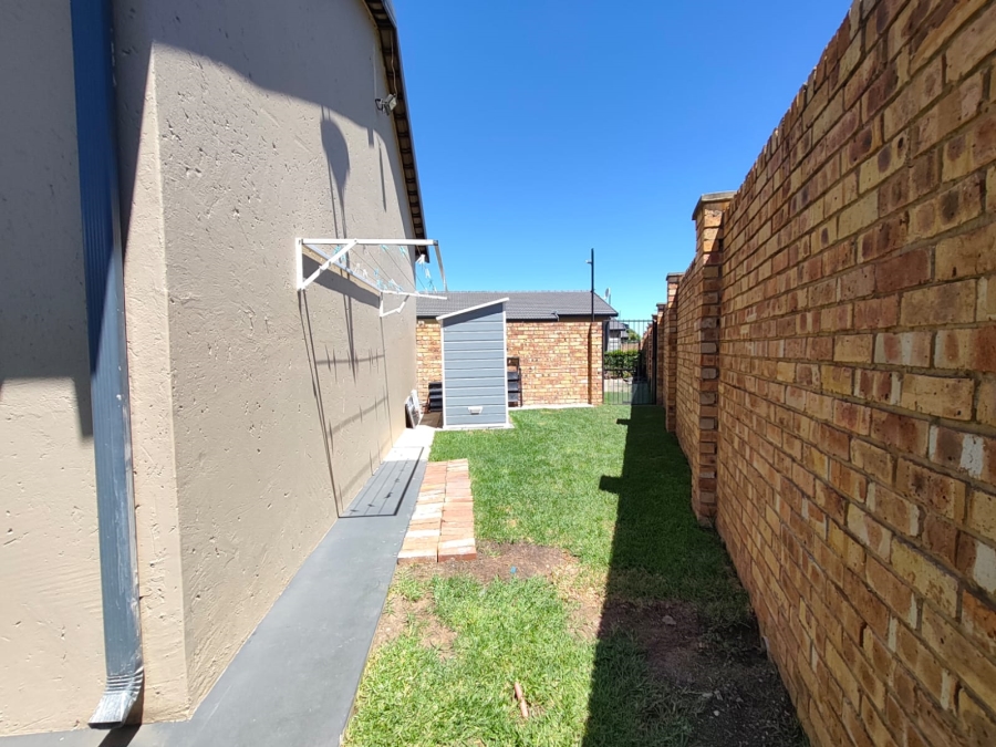 2 Bedroom Property for Sale in Verwoerdpark Gauteng