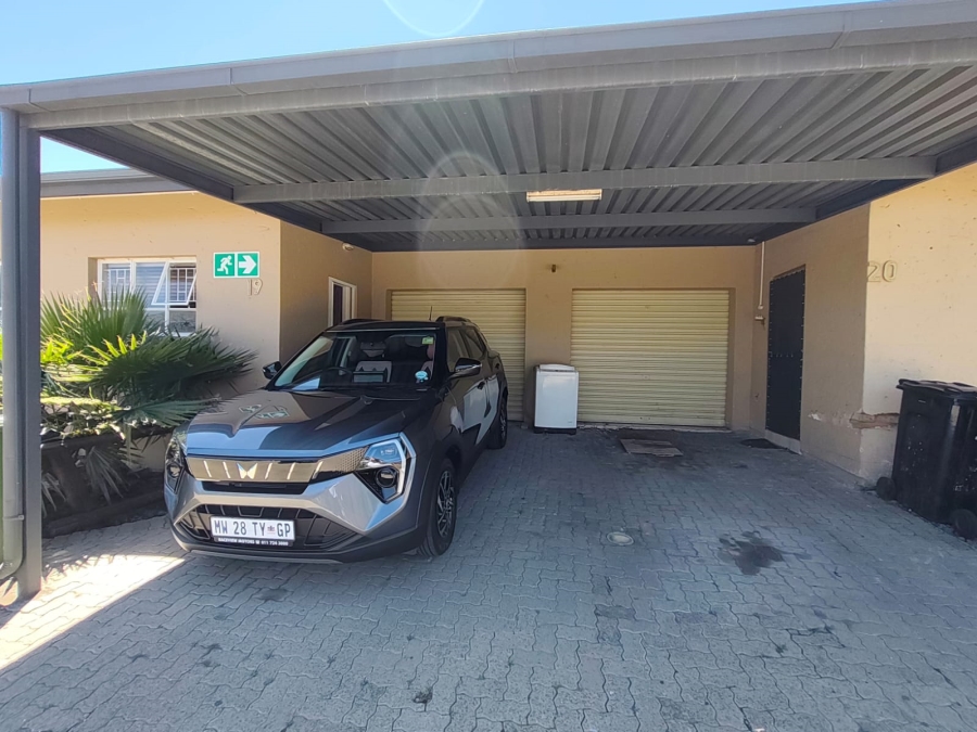2 Bedroom Property for Sale in Verwoerdpark Gauteng