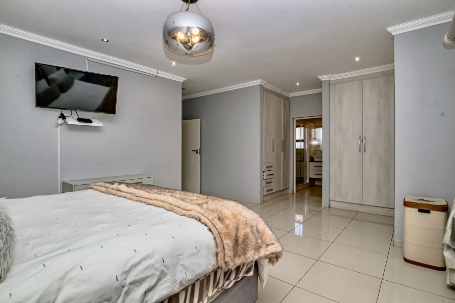 4 Bedroom Property for Sale in The Meadows Gauteng