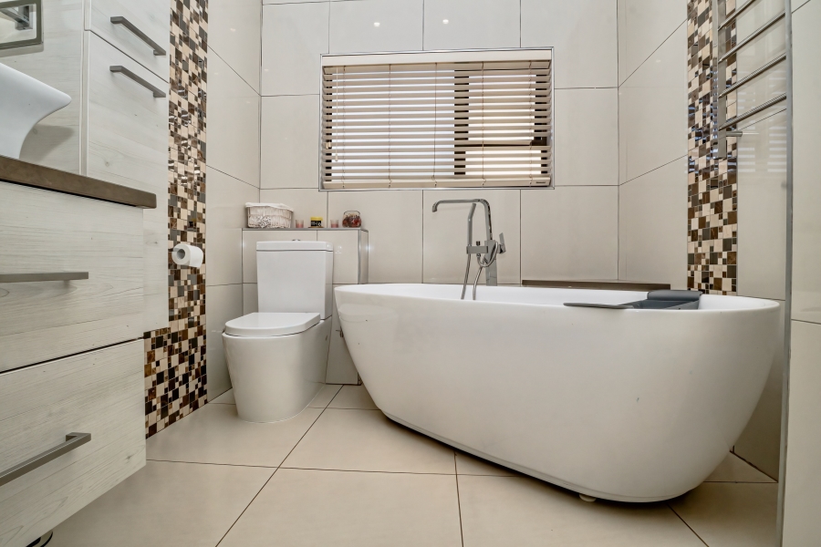 4 Bedroom Property for Sale in The Meadows Gauteng