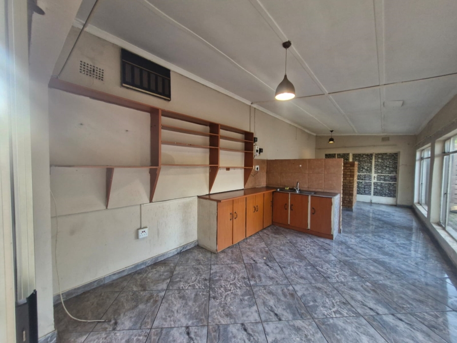 To Let 1 Bedroom Property for Rent in Dalpark Gauteng
