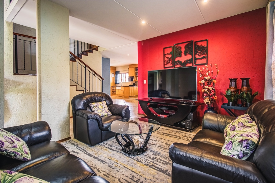 4 Bedroom Property for Sale in Bonaero Park Gauteng