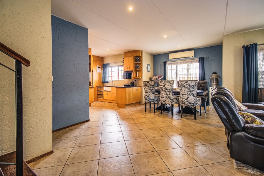 4 Bedroom Property for Sale in Bonaero Park Gauteng