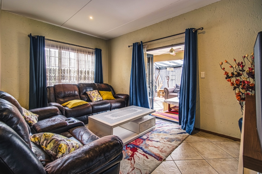 4 Bedroom Property for Sale in Bonaero Park Gauteng