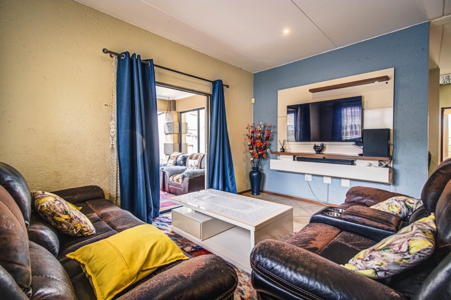 4 Bedroom Property for Sale in Bonaero Park Gauteng