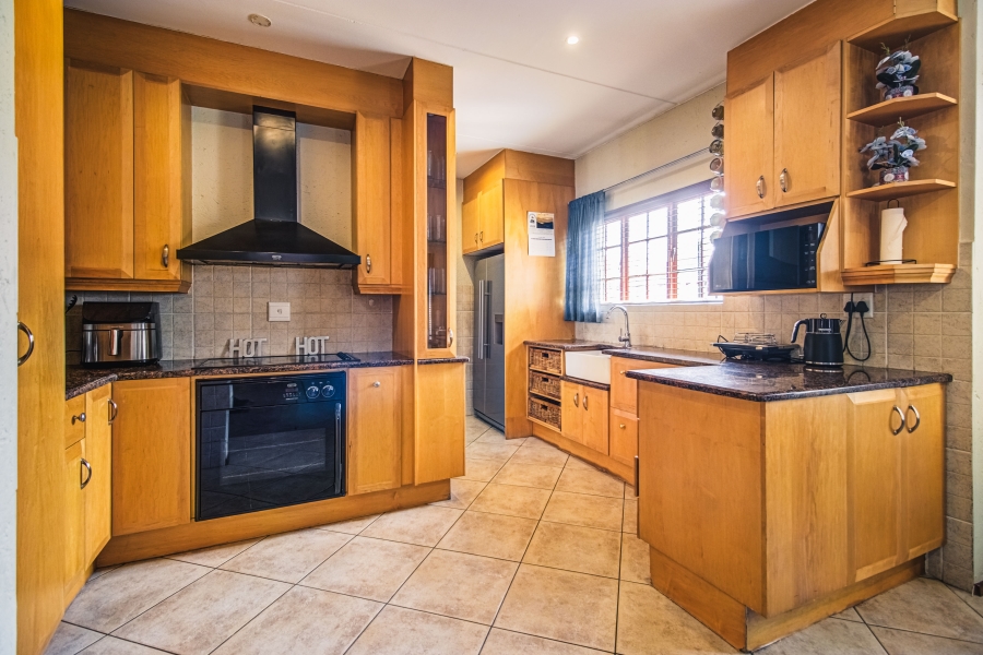 4 Bedroom Property for Sale in Bonaero Park Gauteng
